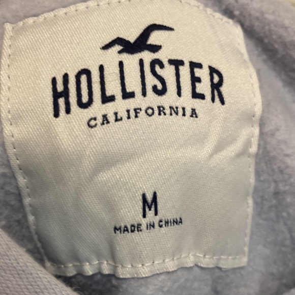 Hollister baby blue sweatshirt - Picture 2 of 2
